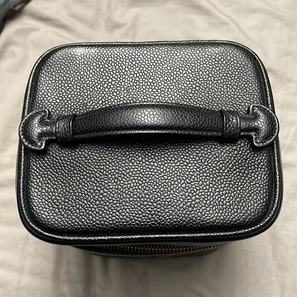 CHANEL Vanity accessories bag - Picture 5 of 9